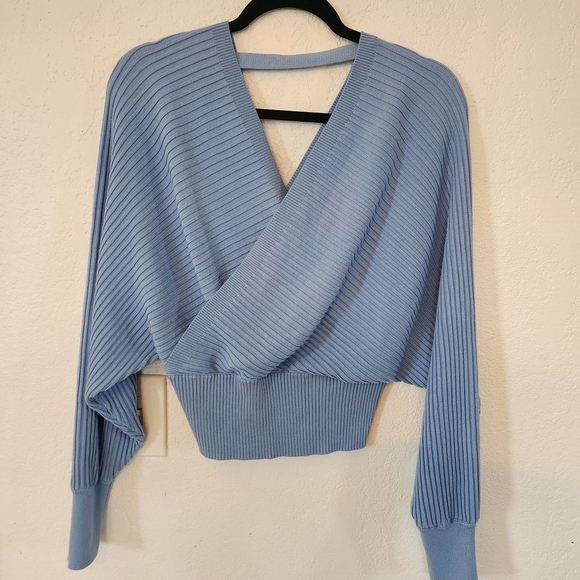 Dreamers By Debut Sweaters - Dreamers By Debut Cropped Oversized Light Blue V-Neck Ribbed Sweater Size M